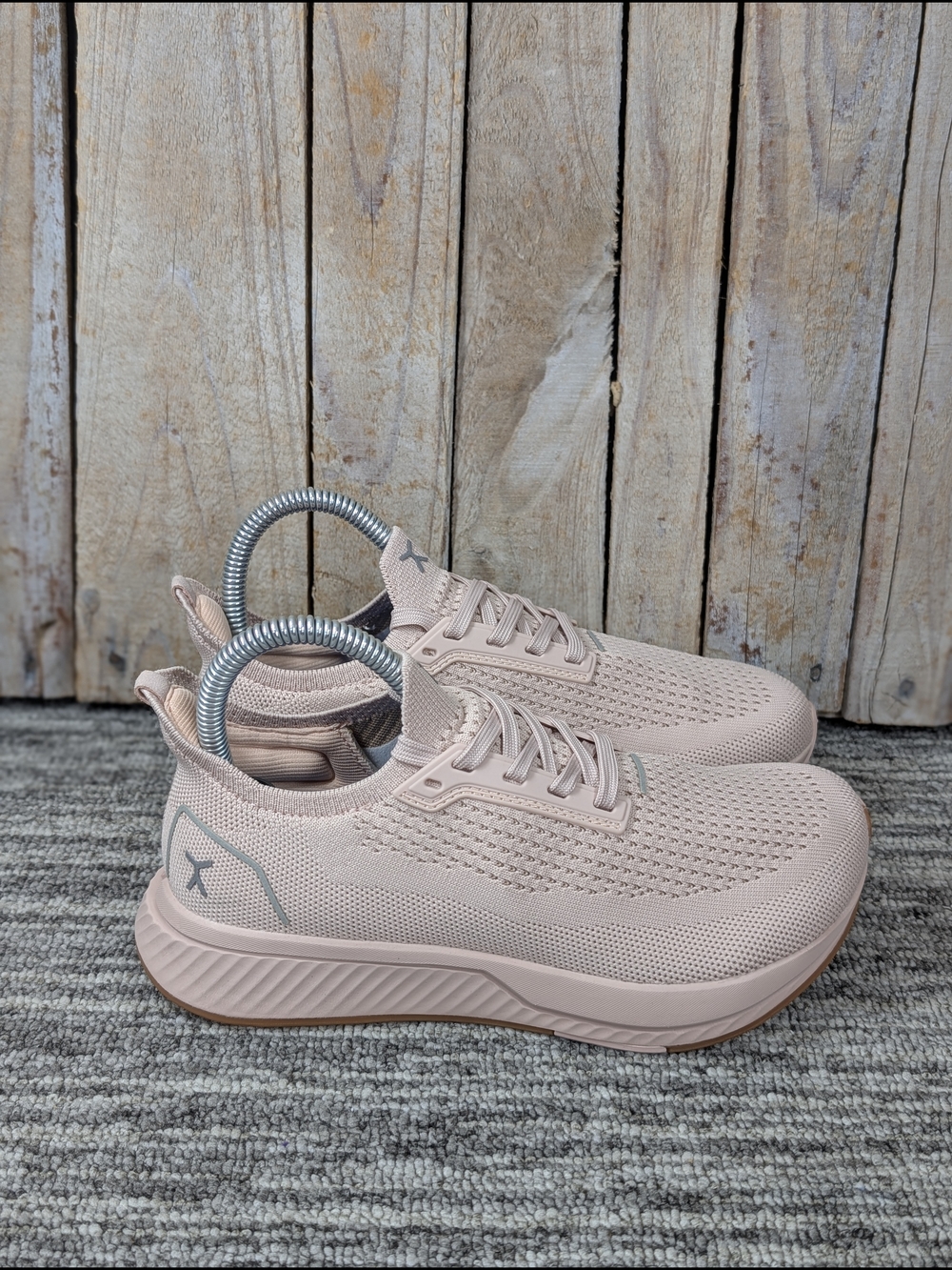 NWOB Flux Footwear Adapt Runner - Pink - Size 4 Men/5.5 Women